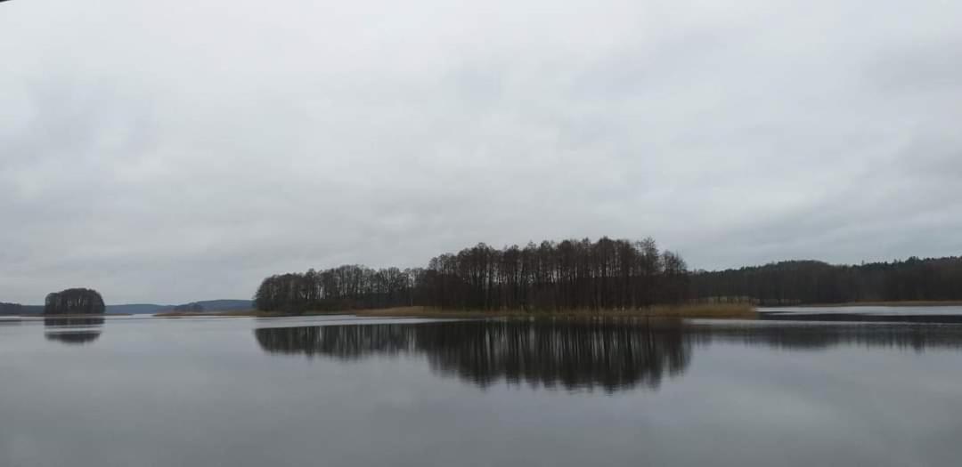 Mazury Domek Caloroczny Pelnik Jezioro Las Esterno foto